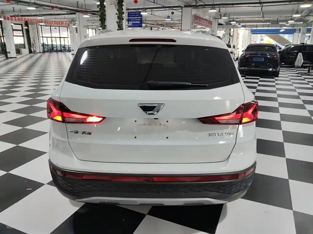 Photo 6 - Jetta VS5