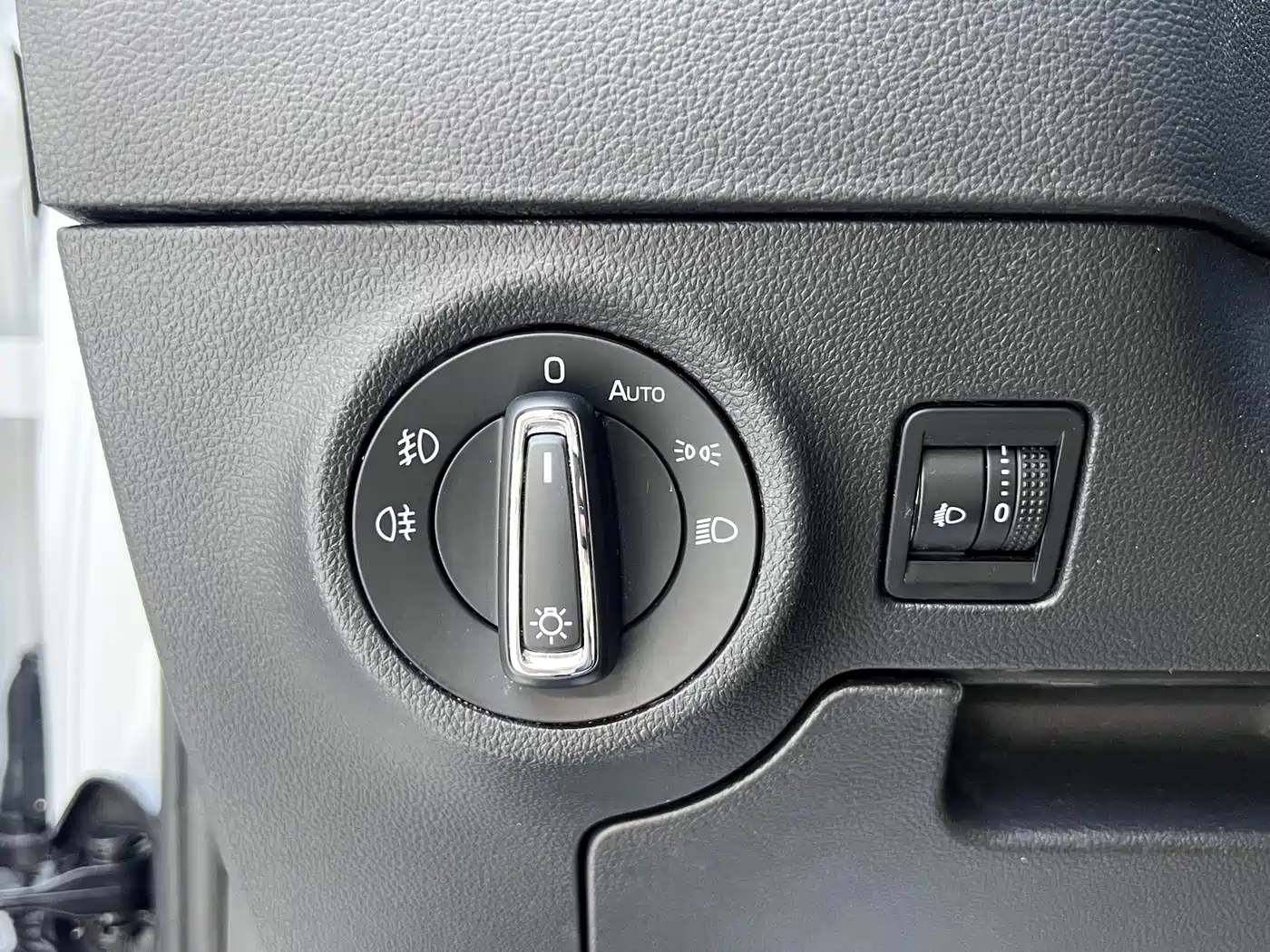 Škoda Karoq 2023 TSI280 Luxury Edition фото 12