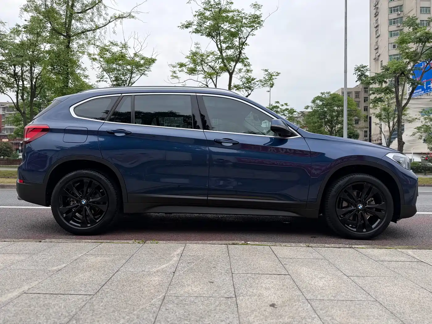 BMW X1 2022 sDrive20Li Fashion фото 7