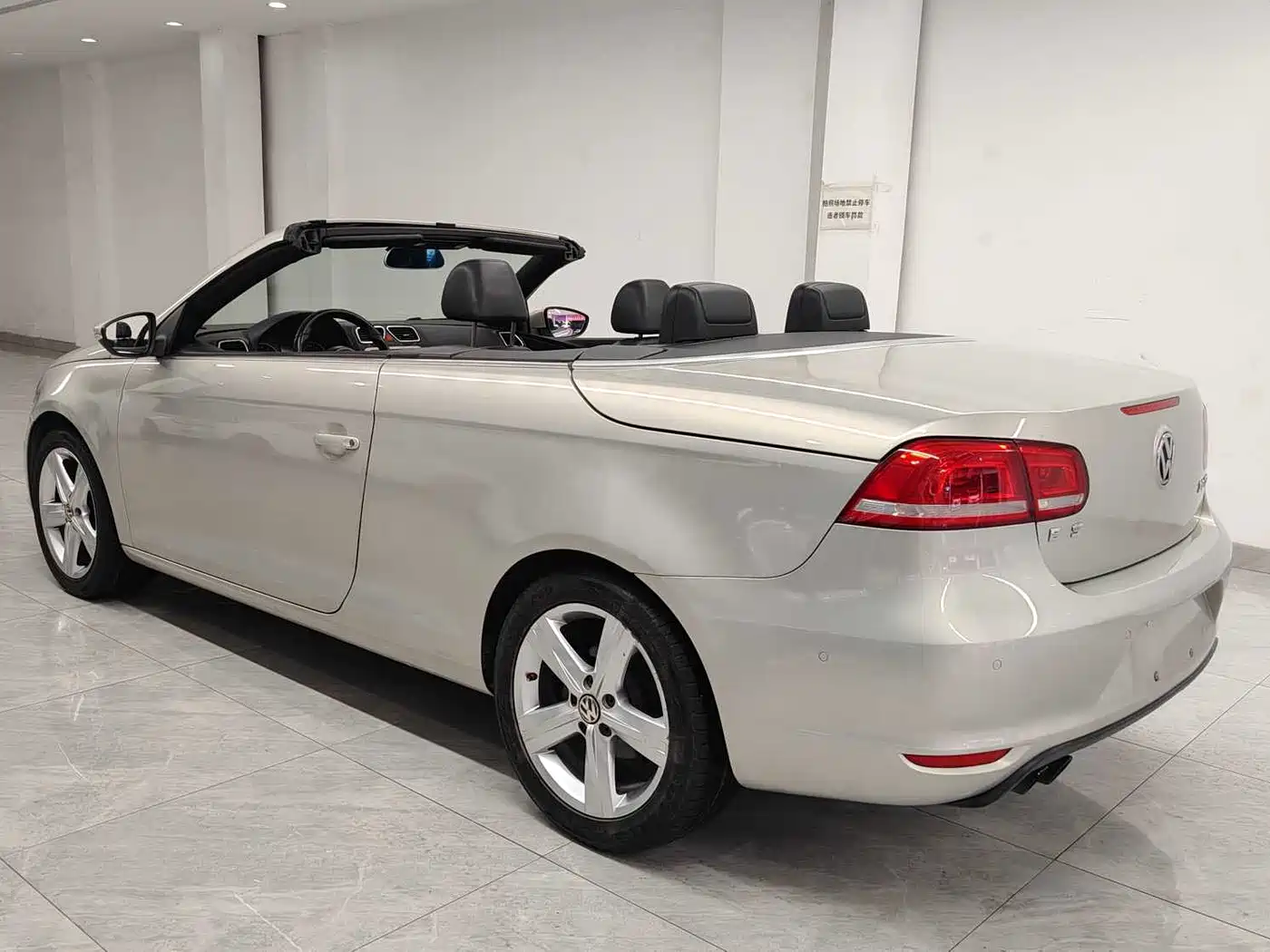 Volkswagen Eos 2011 Model 2.0TSI фото 21