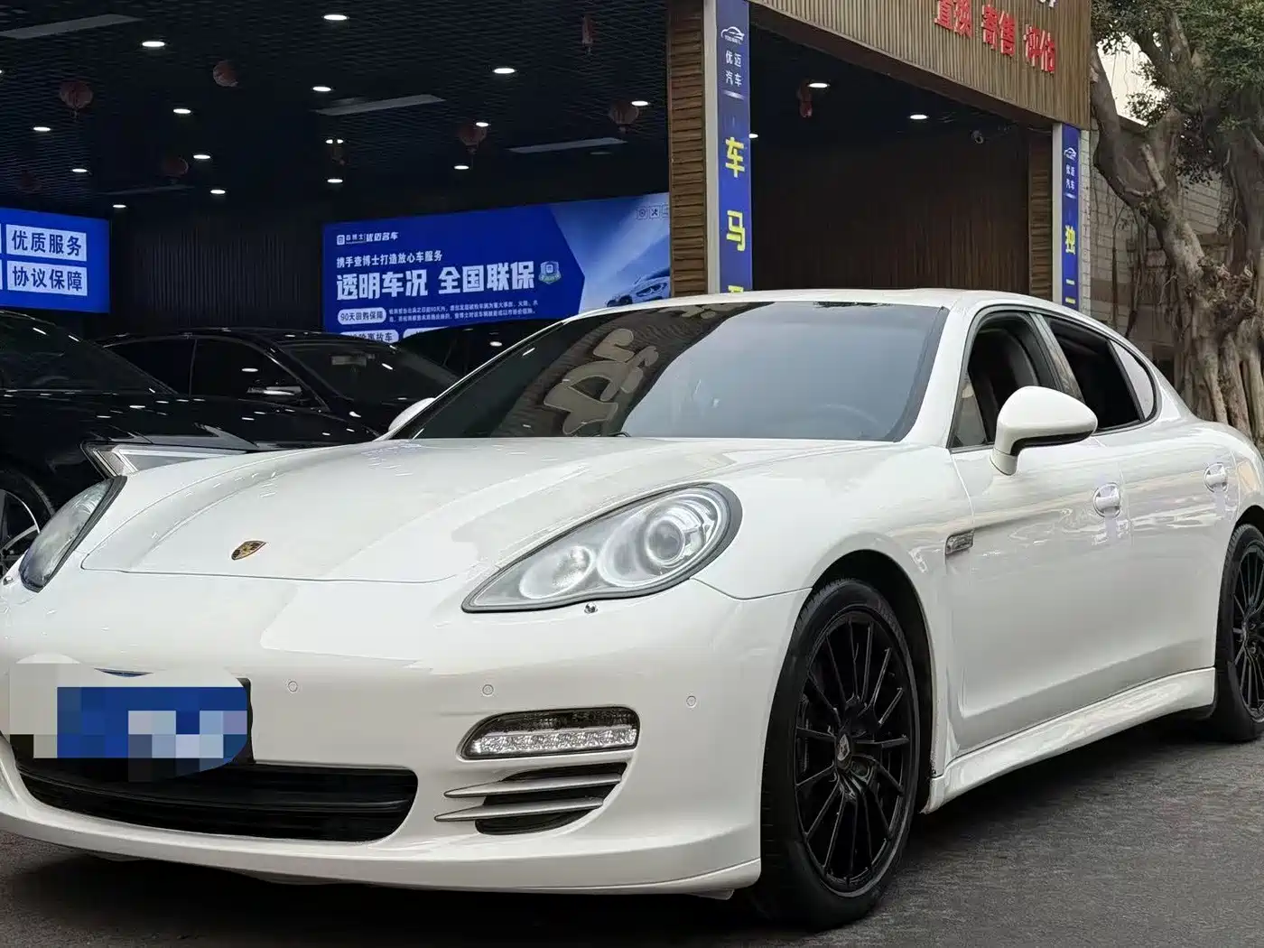 Porsche Panamera 2013 Panamera 4 Platinum Edition 3.6L