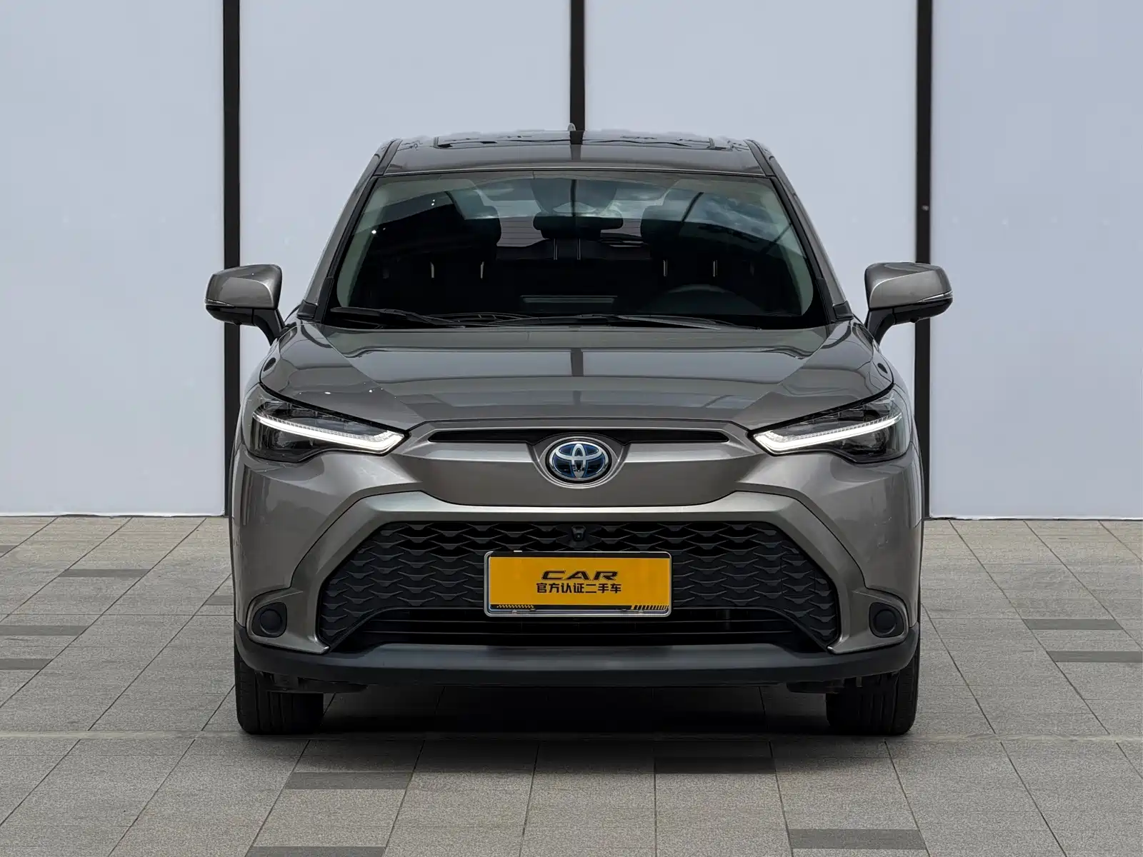 Photo 2 - Toyota Frontlander