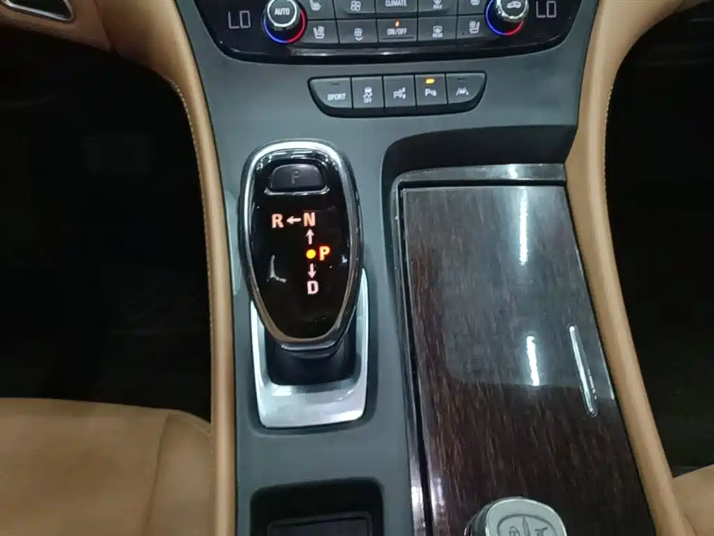 Buick LaCrosse 2016 Model 28T Luxury фото 14