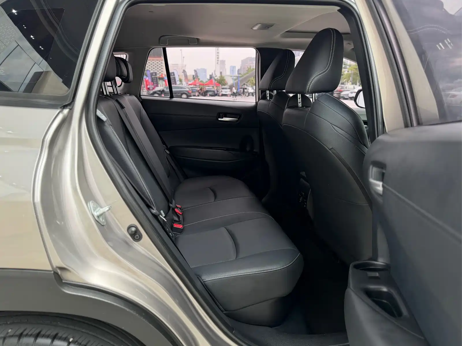 Photo 12 - Toyota Frontlander