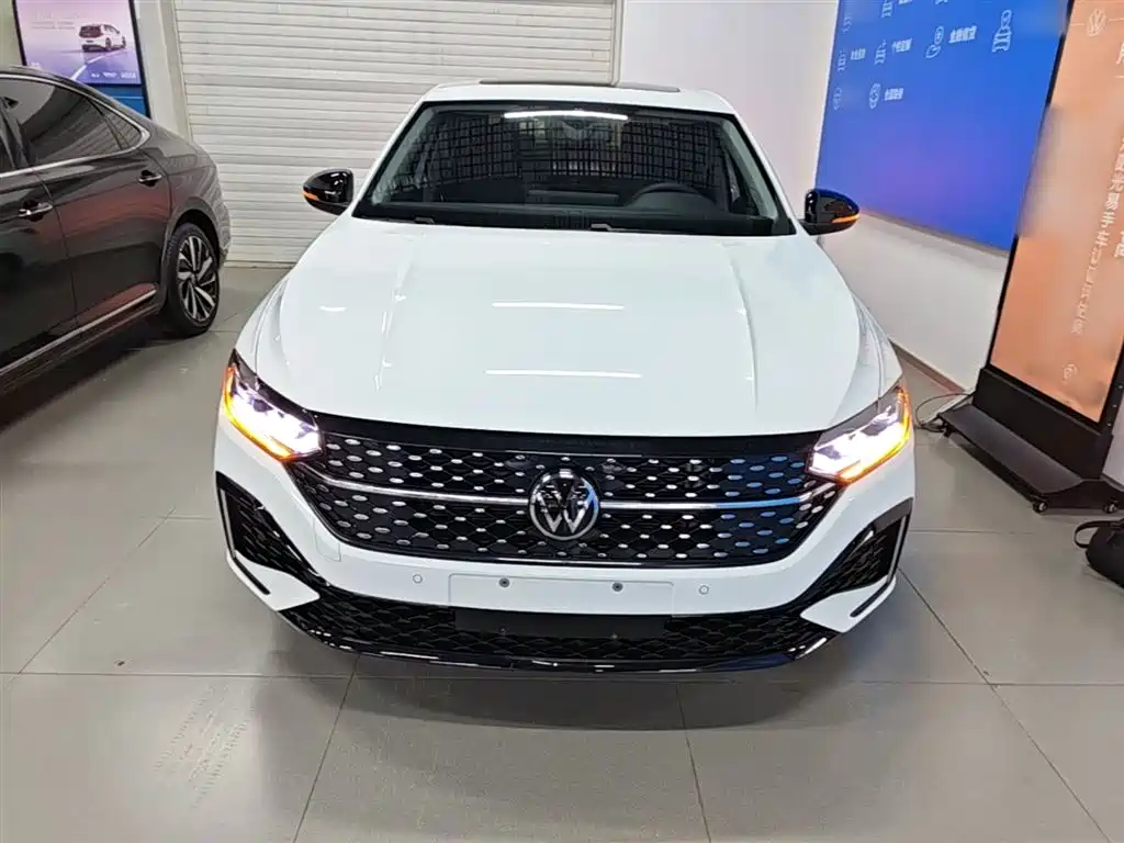 Volkswagen Lavida 2024 Model 300TSI DSG Starlight Leading Edition фото 3