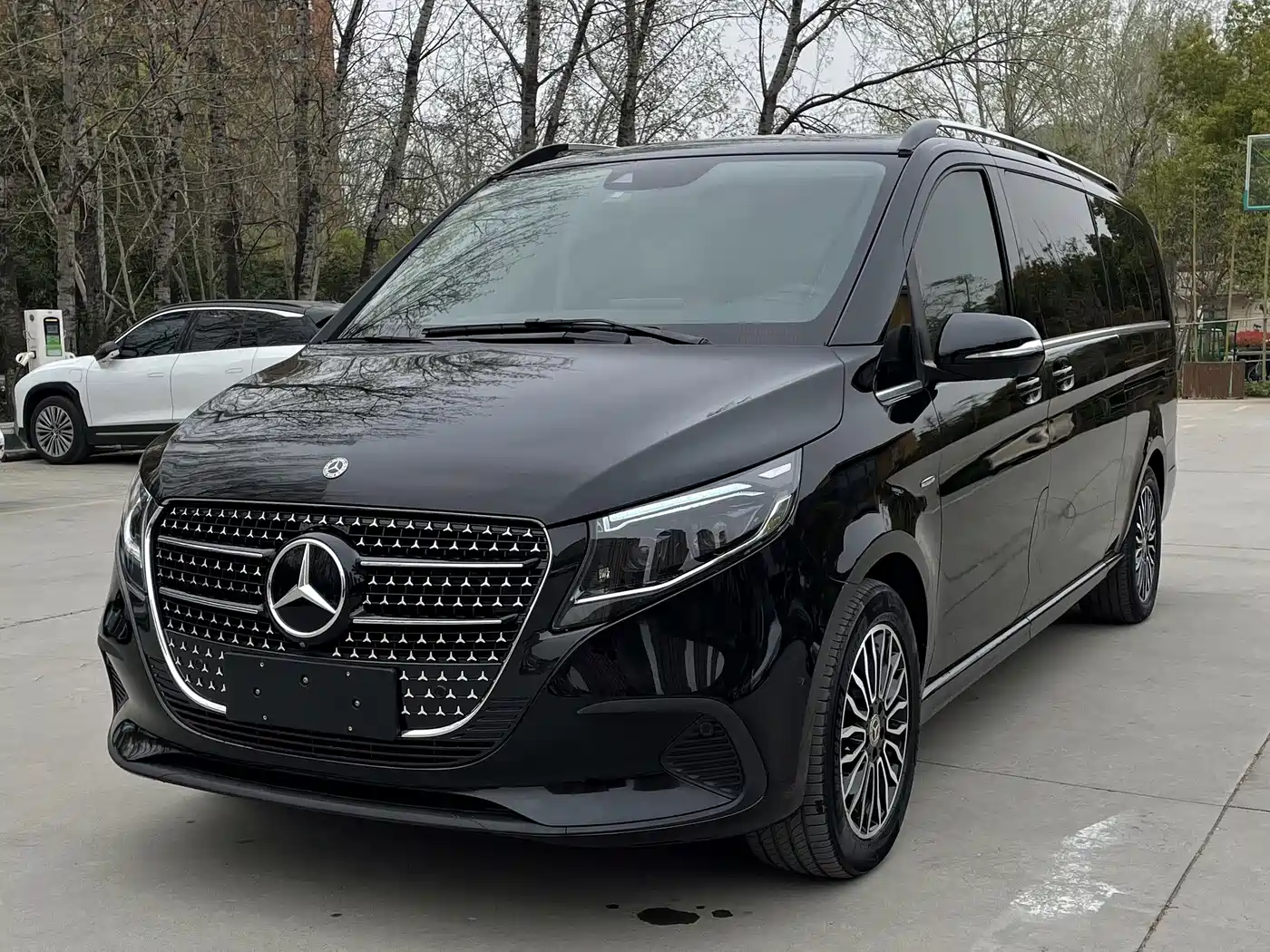 Mercedes-Benz V-Class 2018 V 260 L Premium Long Wheelbase Edition China VI