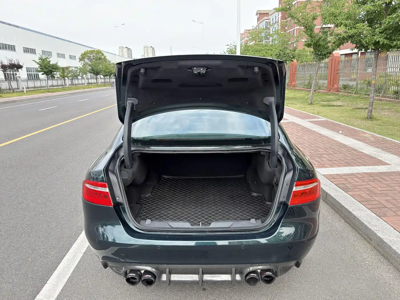 Jaguar XE 2016 2015 2.0T 200PS R-Sport