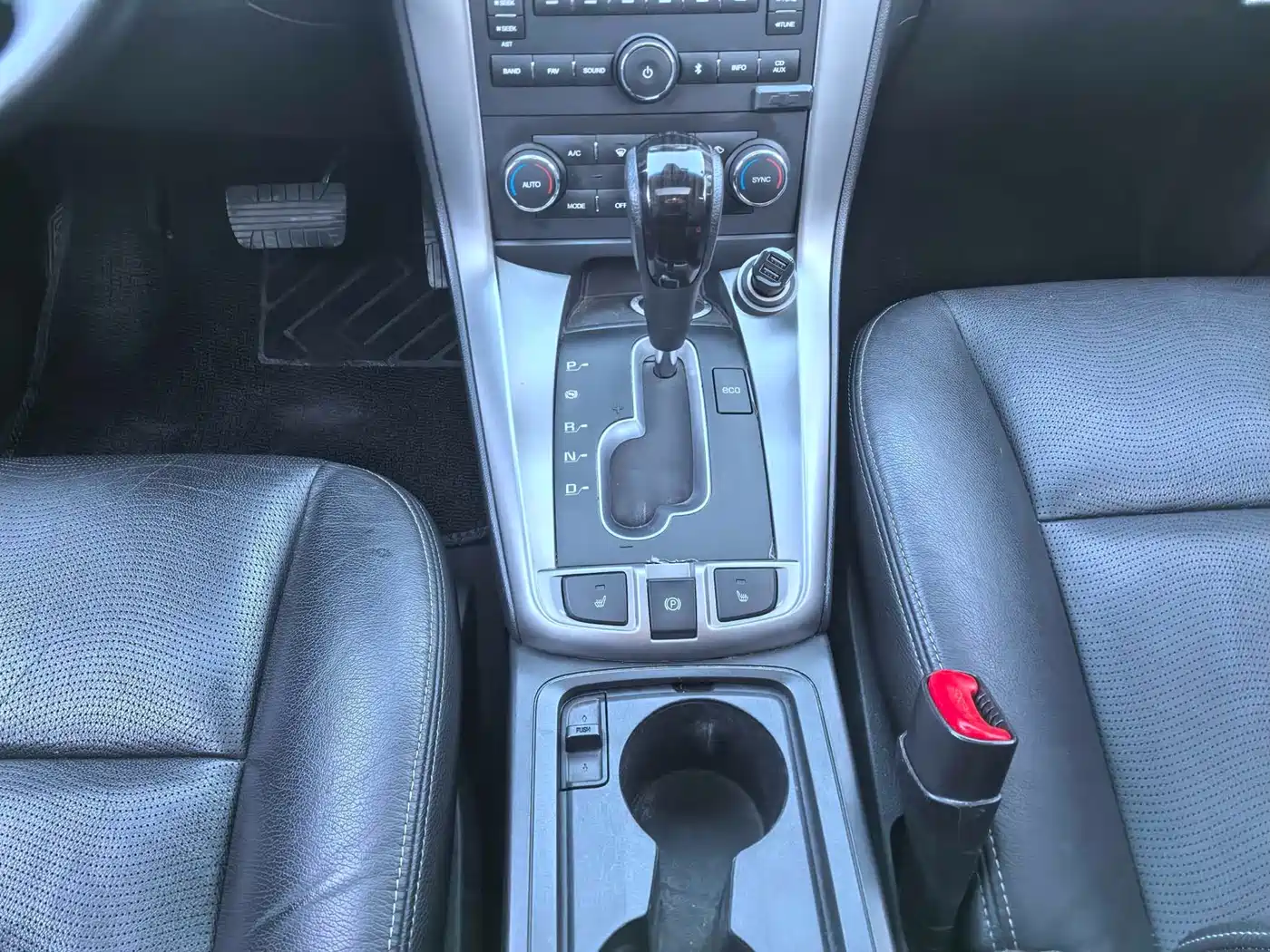 Chevrolet Captiva 2014 2.4L 4WD Flagship 7-seater фото 8