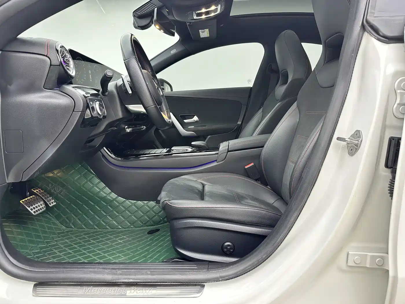 Mercedes-Benz CLA (Import) 2021 CLA 200 фото 10