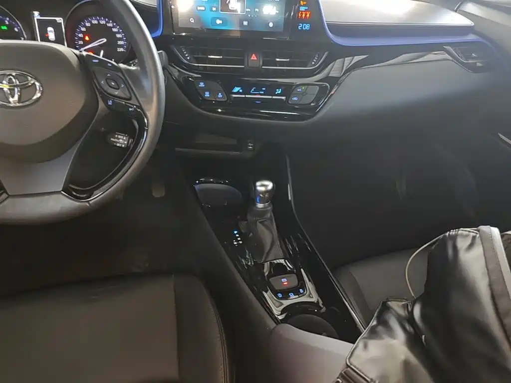 Toyota IZOA 2018 2.0L Yichi Edition China V фото 14