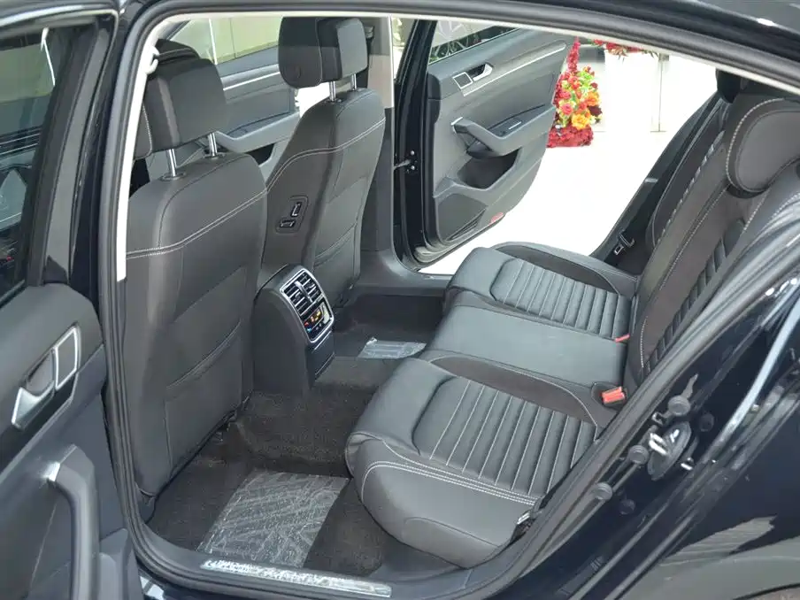 Volkswagen Magotan 2020 330TSI DSG Leading фото 5