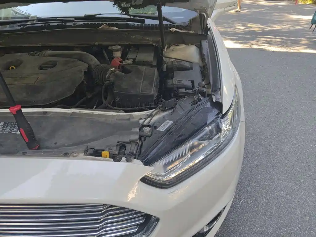 Фото 23 - Ford Mondeo