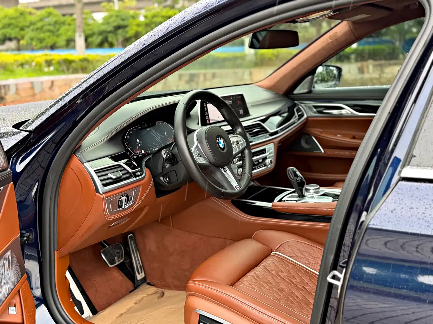 BMW 7 Series 2021 Model 740Li xDrive Executive M Sport Package фото 5