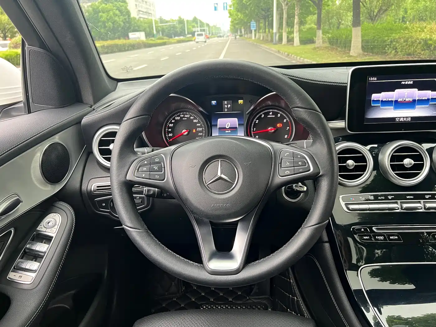 Mercedes-Benz GLC 2017 GLC 200 4MATIC фото 10