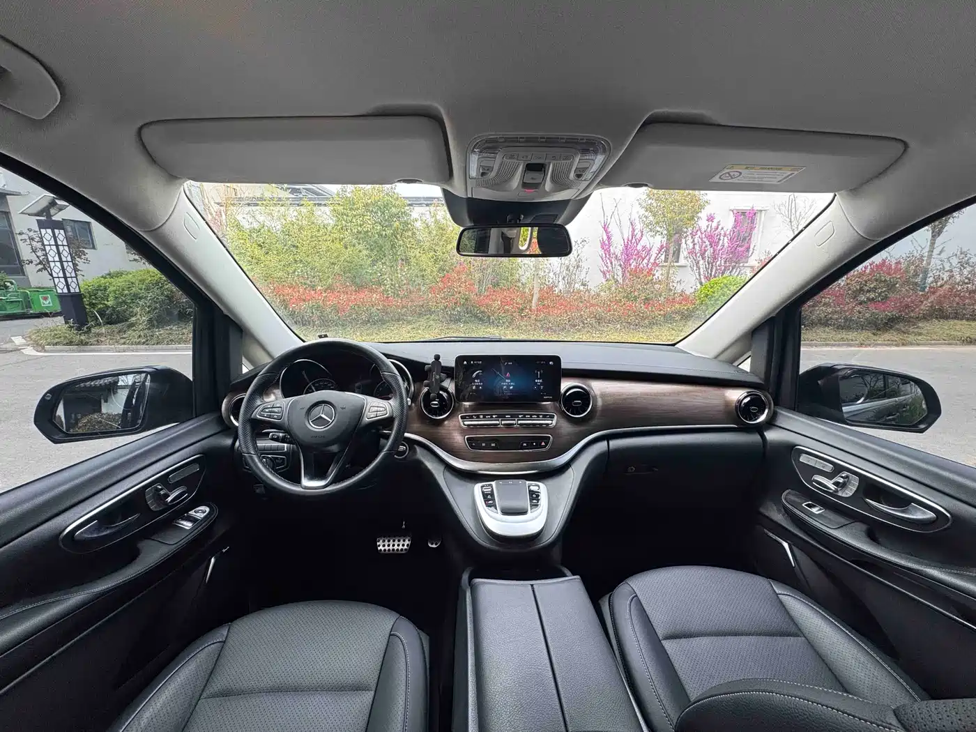 Mercedes-Benz V-Class 2020 Model V 260 L Long Wheelbase Luxury фото 10