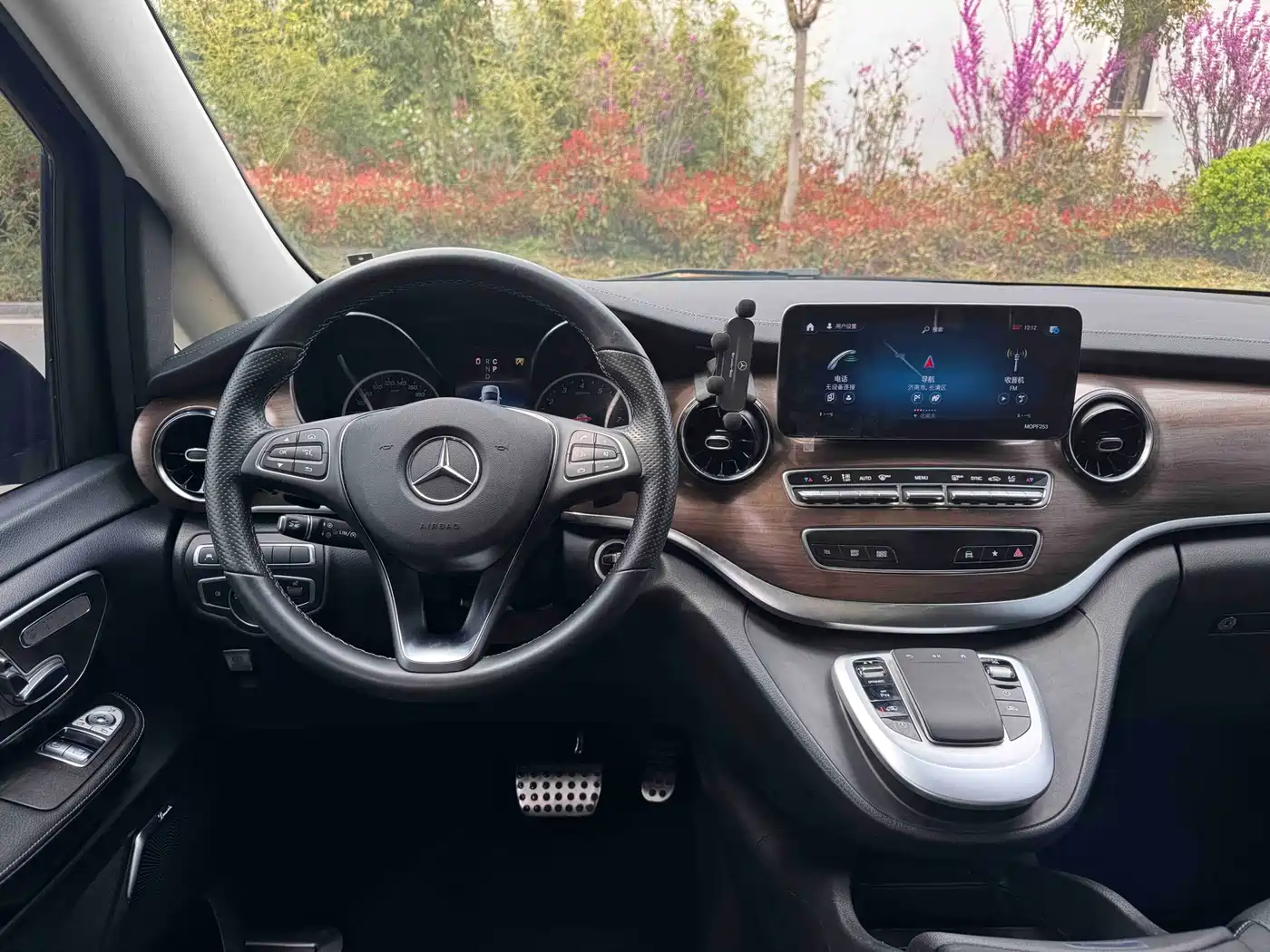 Mercedes-Benz V-Class 2020 Model V 260 L Long Wheelbase Luxury фото 9