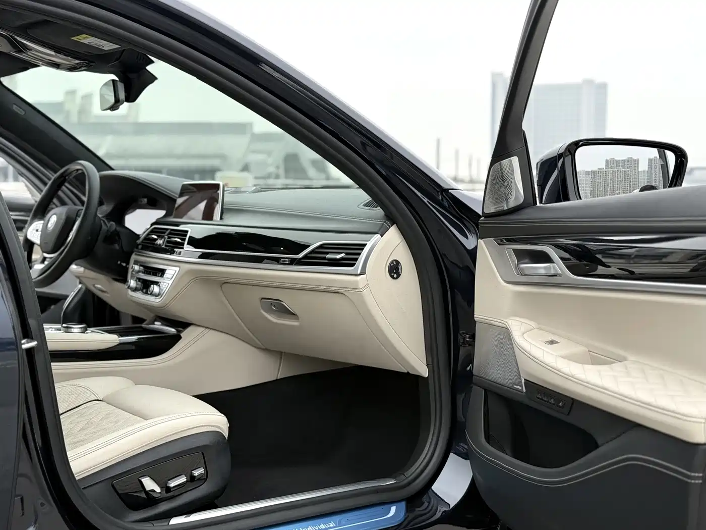 BMW 7 Series 2019 Facelift 740Li xDrive Executive Luxury Package фото 7