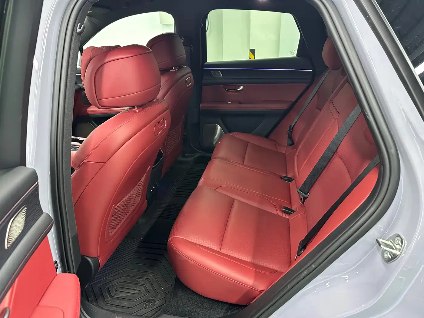 AITO Wenjie AITO M5 2024 Extended Range Max RS AWD Advanced Smart Driving Edition фото 9