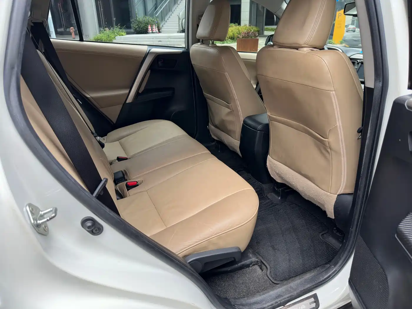 Toyota RAV4 Rongfang 2015 2.5L Automatic 4WD Elite Edition фото 10