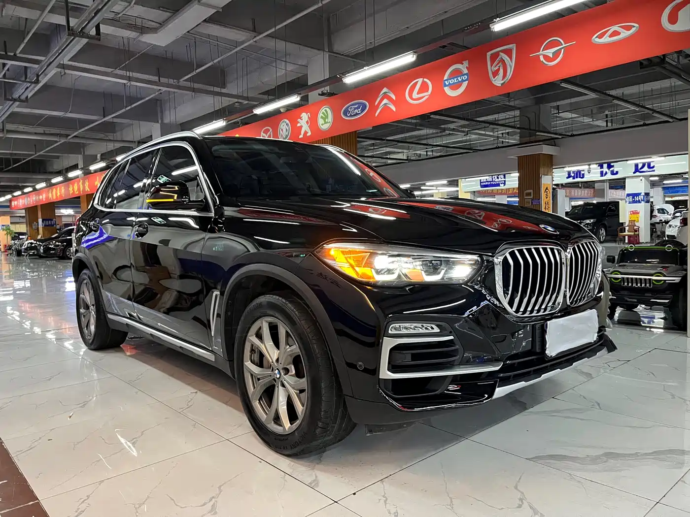 BMW X5 (Import) 2019 xDrive40i M Sport Package фото 6