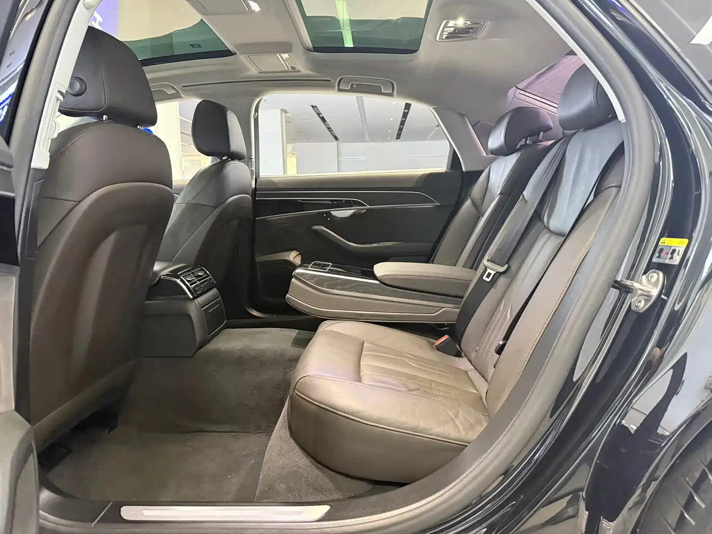Audi A8 2018 A8L 55 TFSI quattro Launch Elite фото 12
