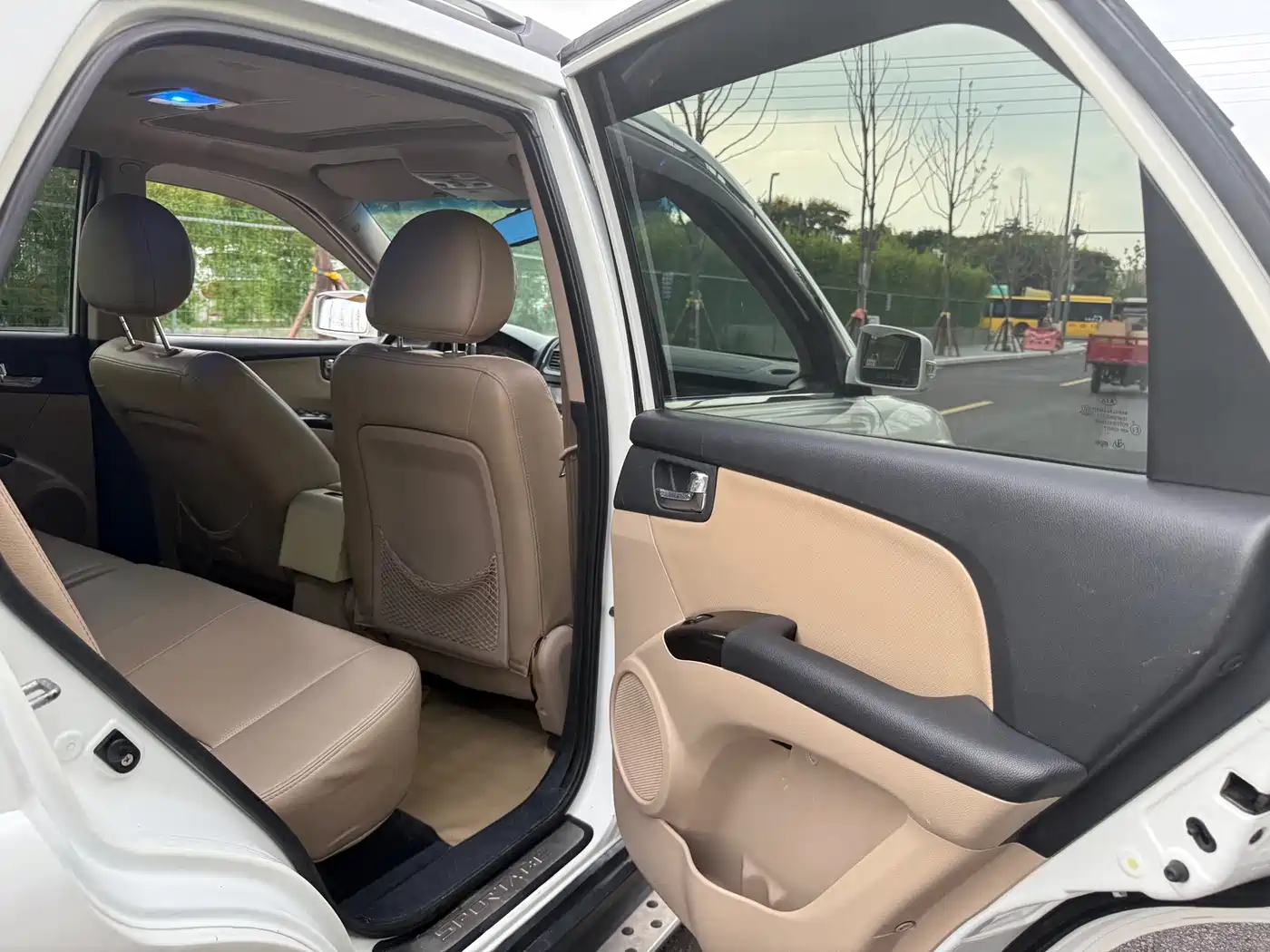 Kia Sportage 2011 2.0L Automatic 2WD GL фото 17