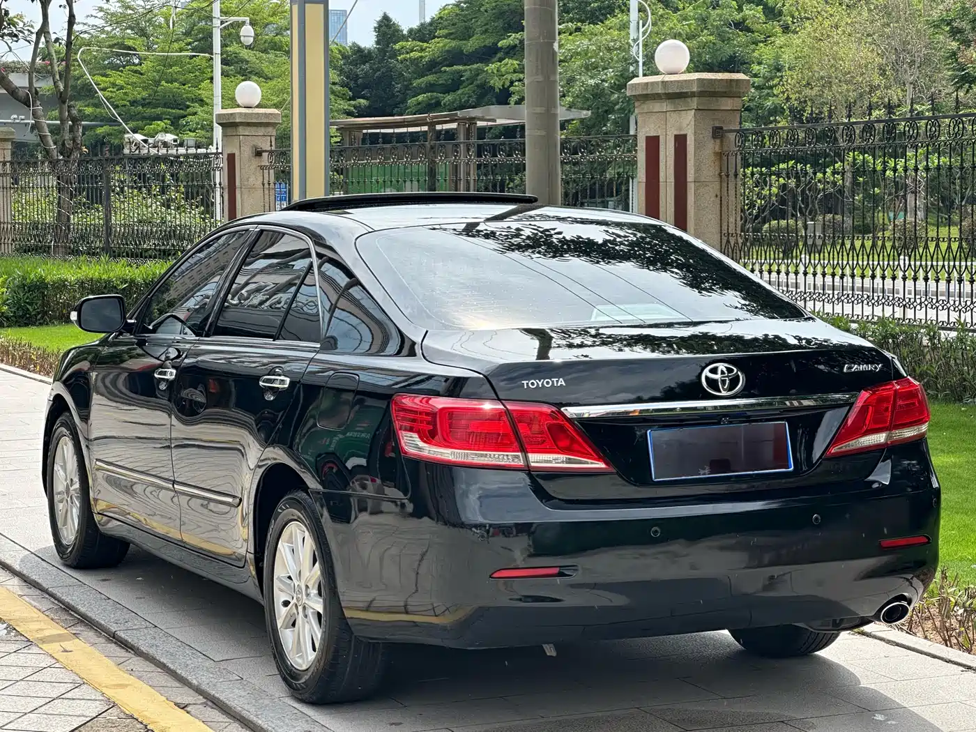 Toyota Camry 2012 200G Classic Luxury Edition фото 11