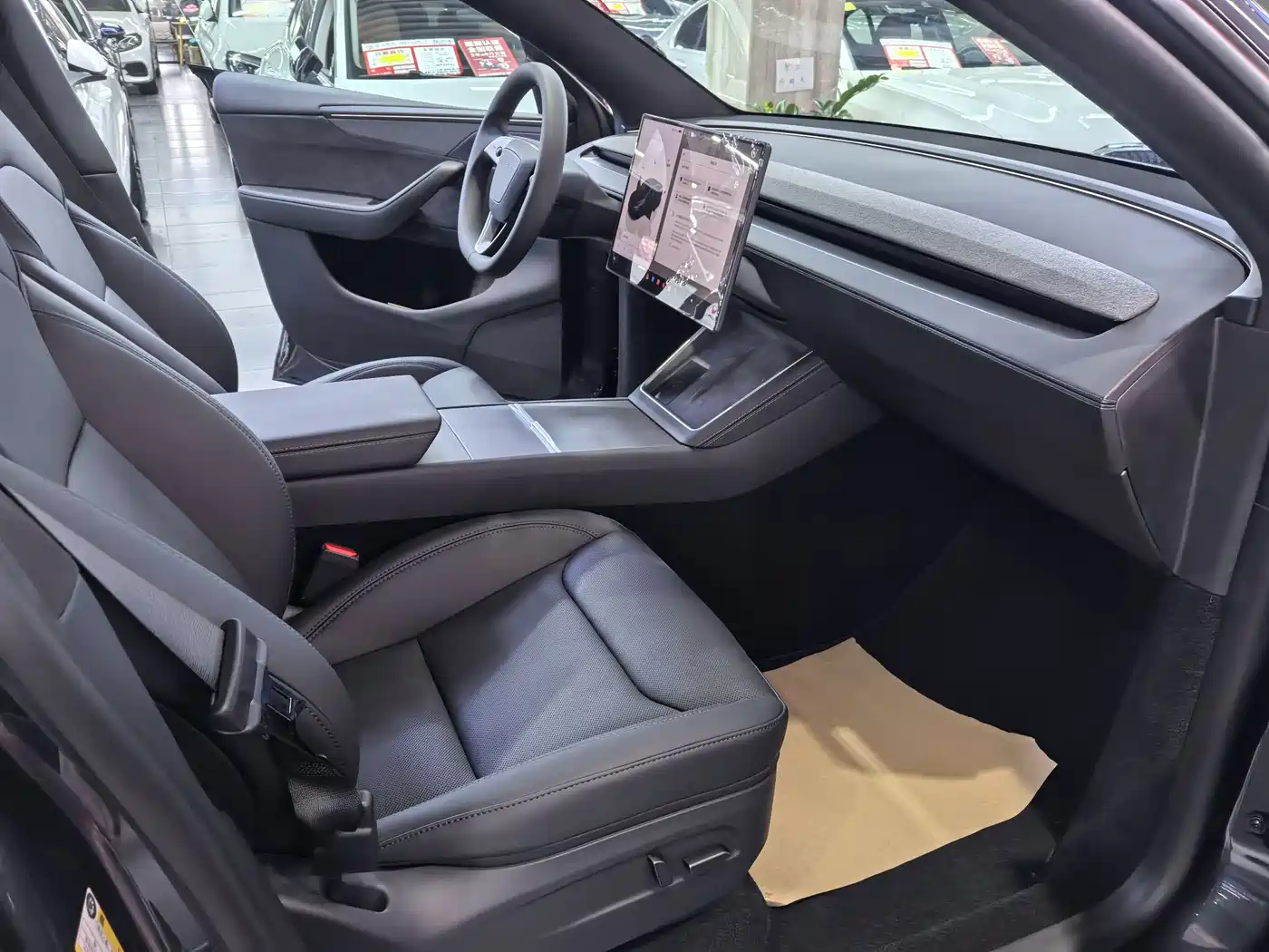 Tesla Model Y 2026 Long Range All-Wheel Drive фото 10
