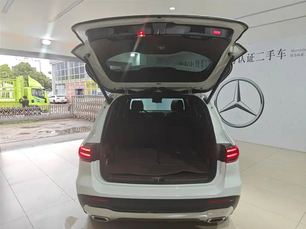 MERCEDES-BENZ GLB