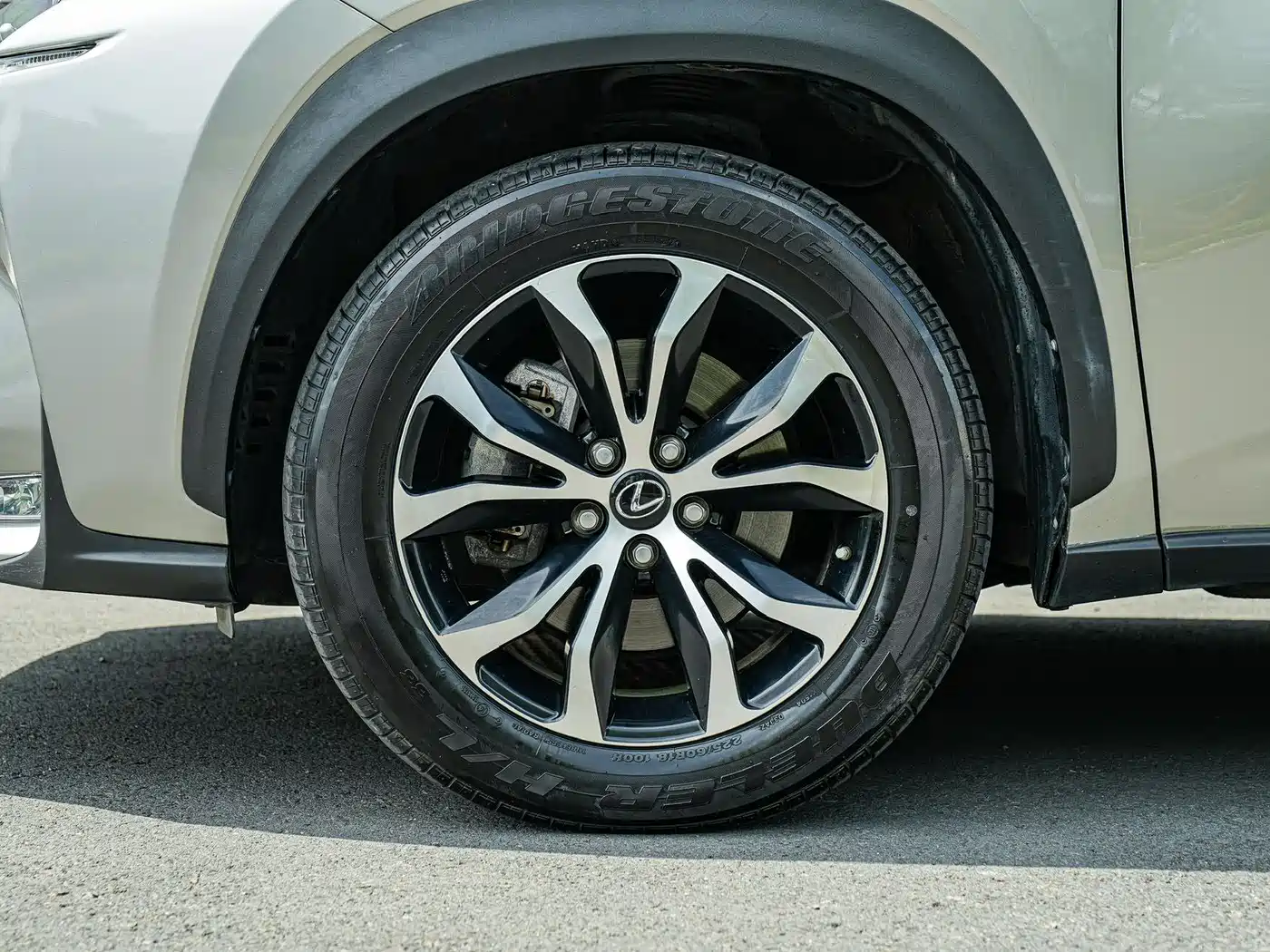 Lexus NX 2015 200t AWD F SPORT фото 8
