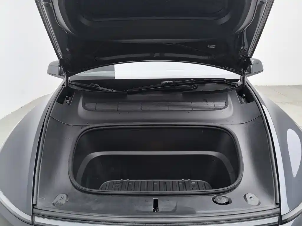 Photo 6 - Tesla Model Y