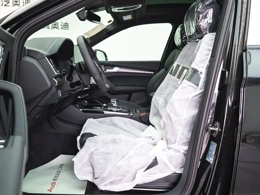 Audi Q5L 2025 Model Year Facelift 45th Anniversary Edition 45 TFSI Luxury Dynamic фото 10