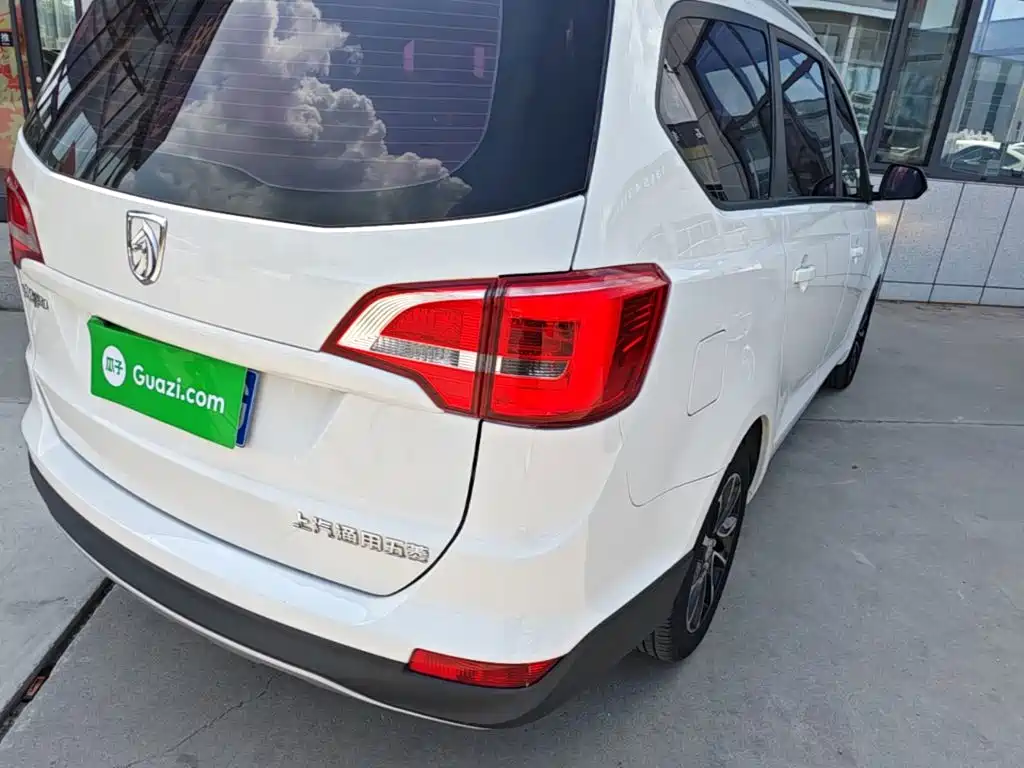 Baojun 730 2020 2019 1.5L Manual Value Edition 7-Seater China VI