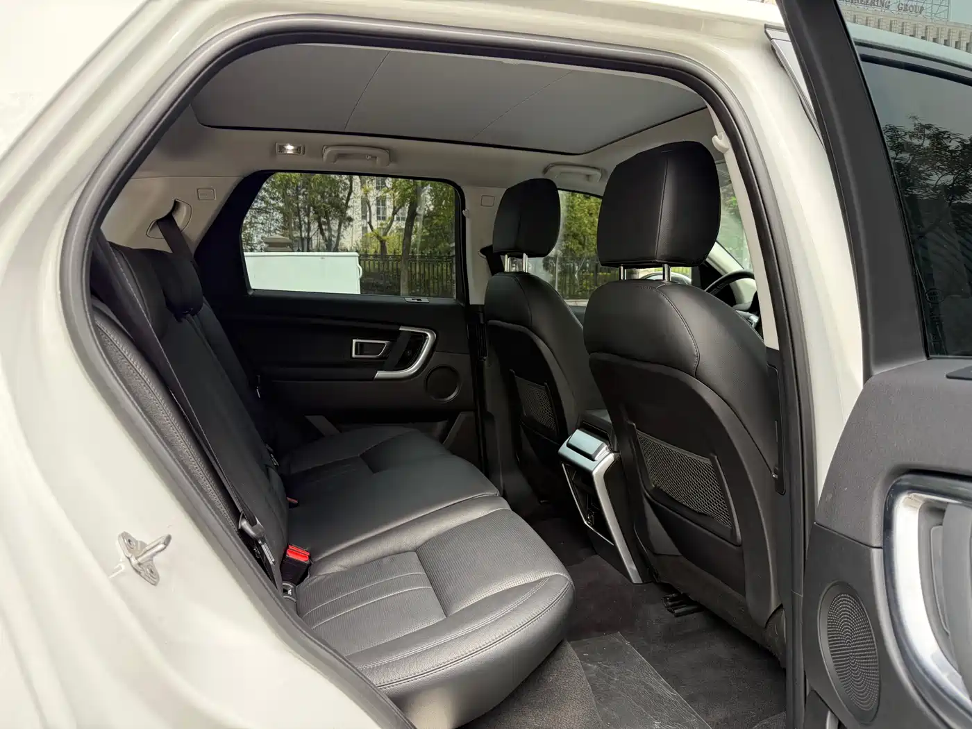 Land Rover Discovery Sport 2018 240PS SE Edition фото 16