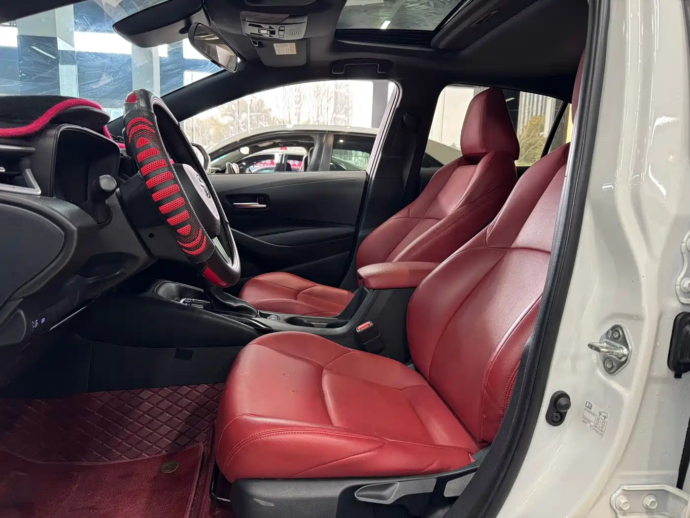 Toyota Levin 2023 185T CVT Luxury фото 9