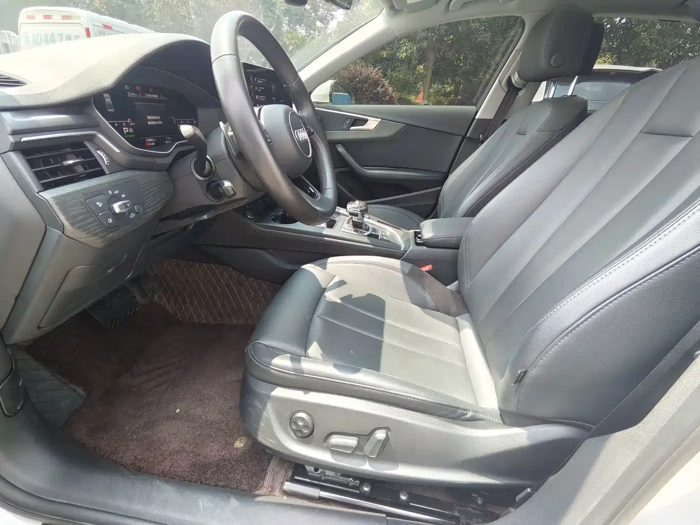 Фото 4 - Audi A4L