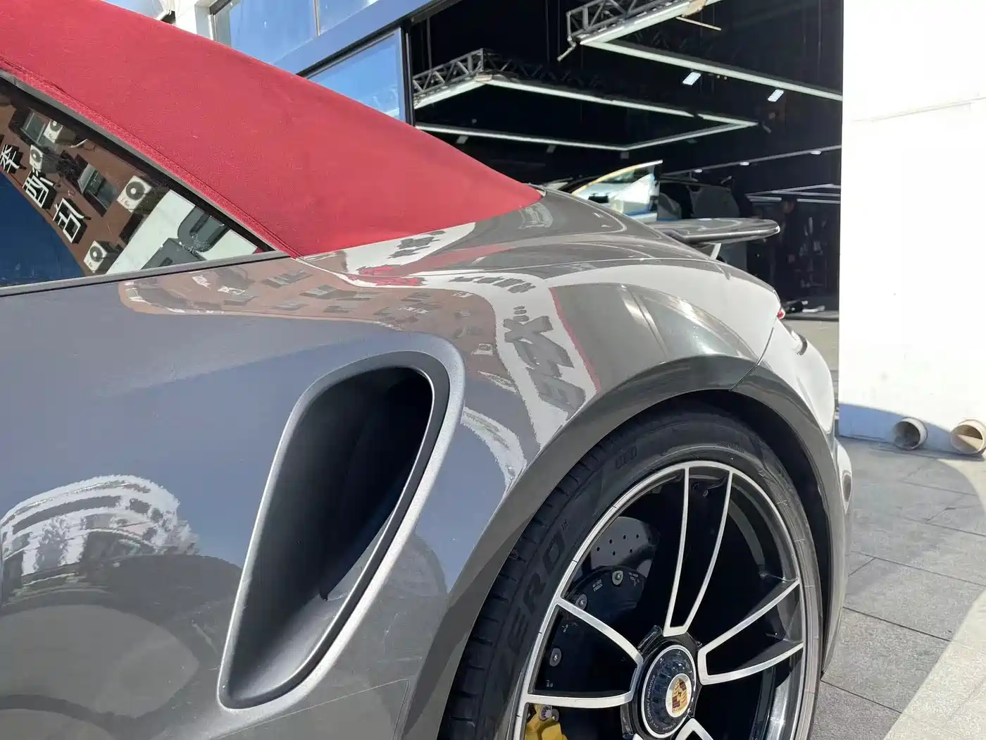 PORSCHE 911