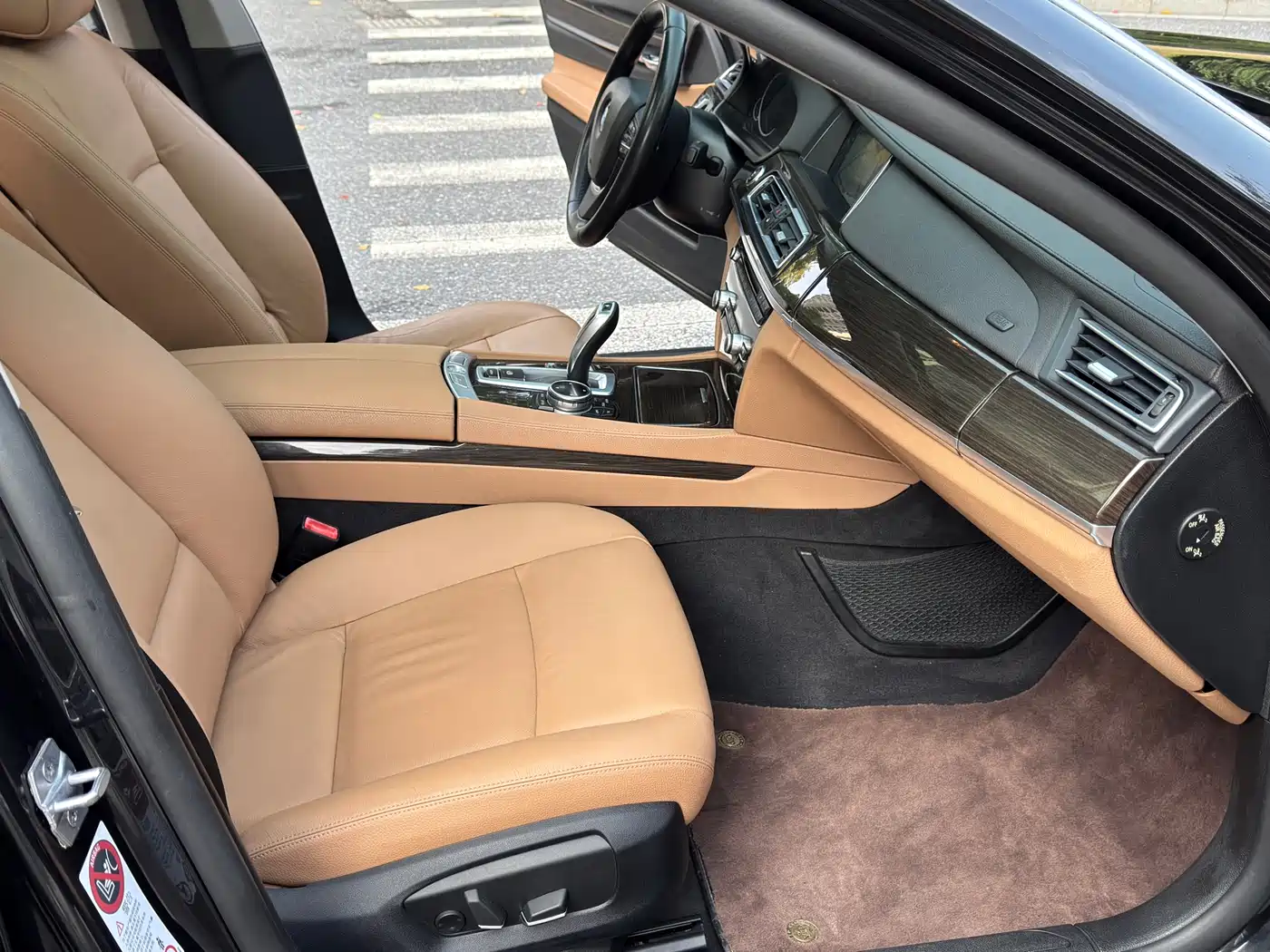 BMW 7 Series 2013 Model 730Li Leading фото 10