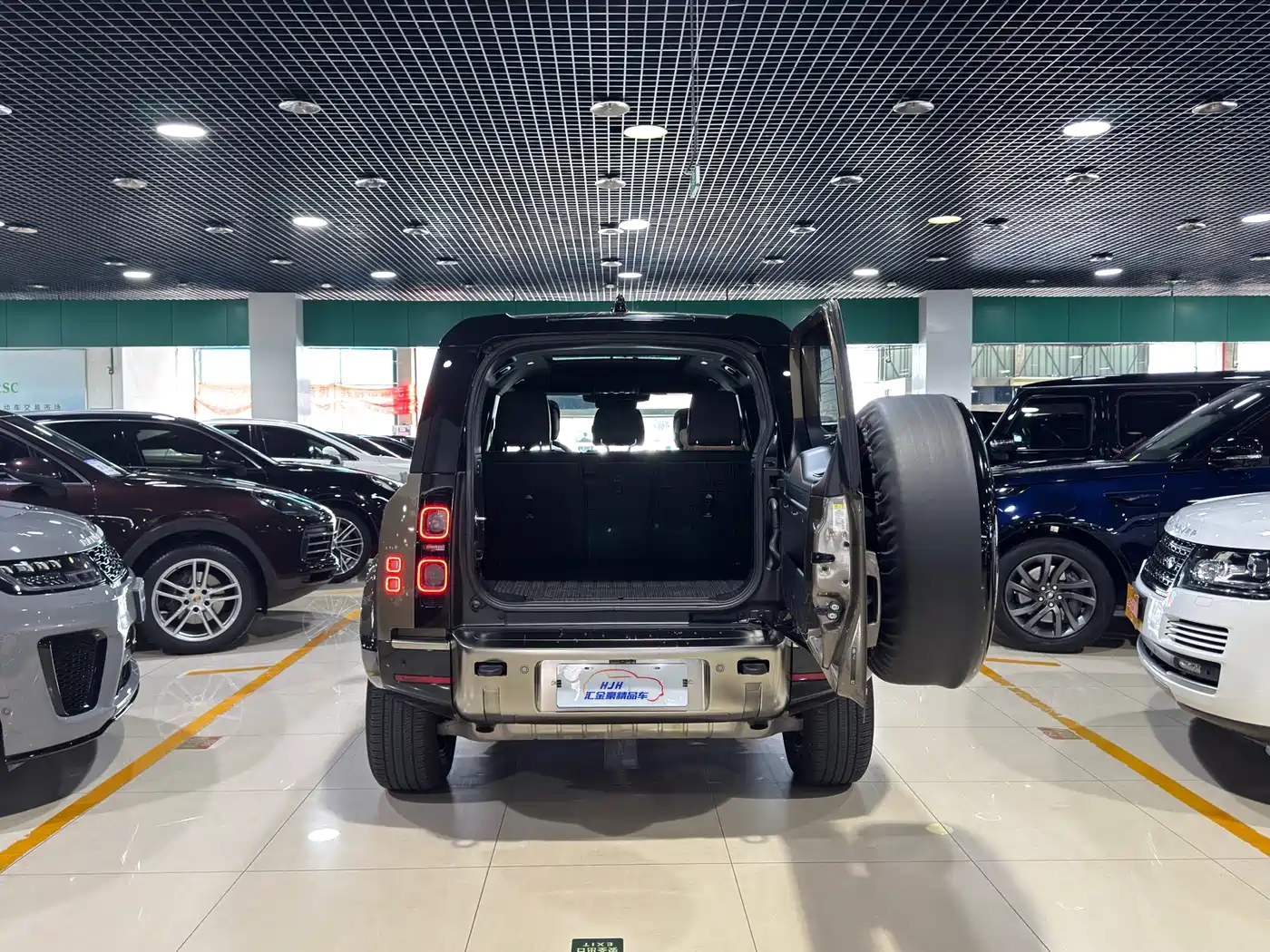 LAND ROVER DEFENDER
