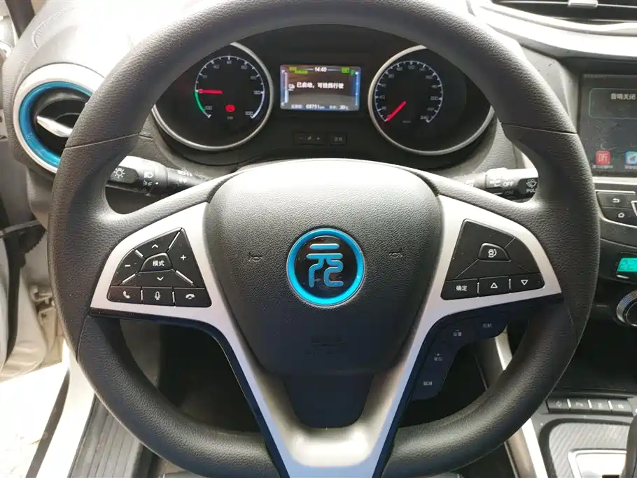 BYD Yuan New Energy 2018 EV360 Smart Connected Cool Edition фото 15