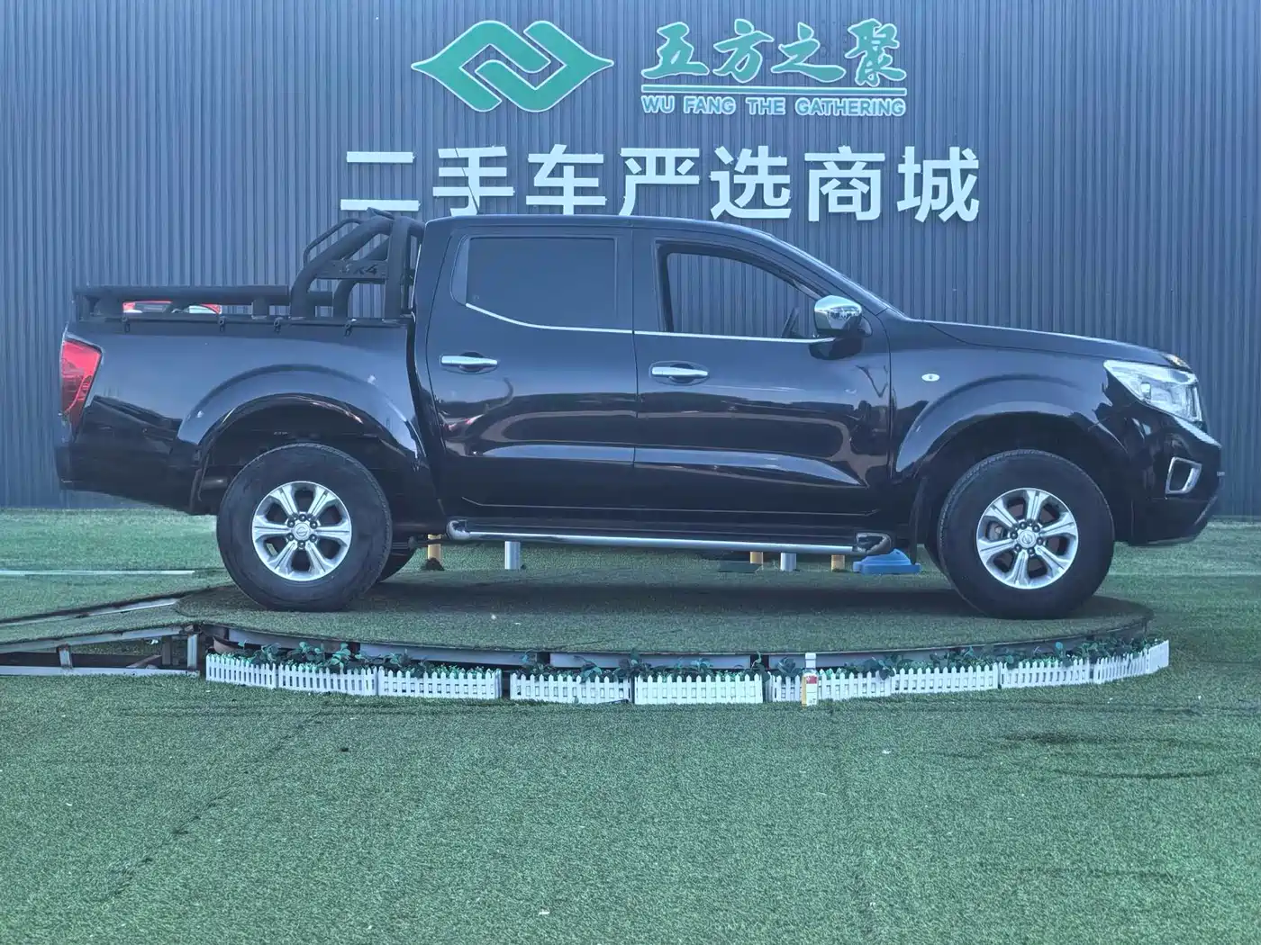 Nissan Navara 2019 2017 Model 2.5L Automatic 4WD Luxury QR25