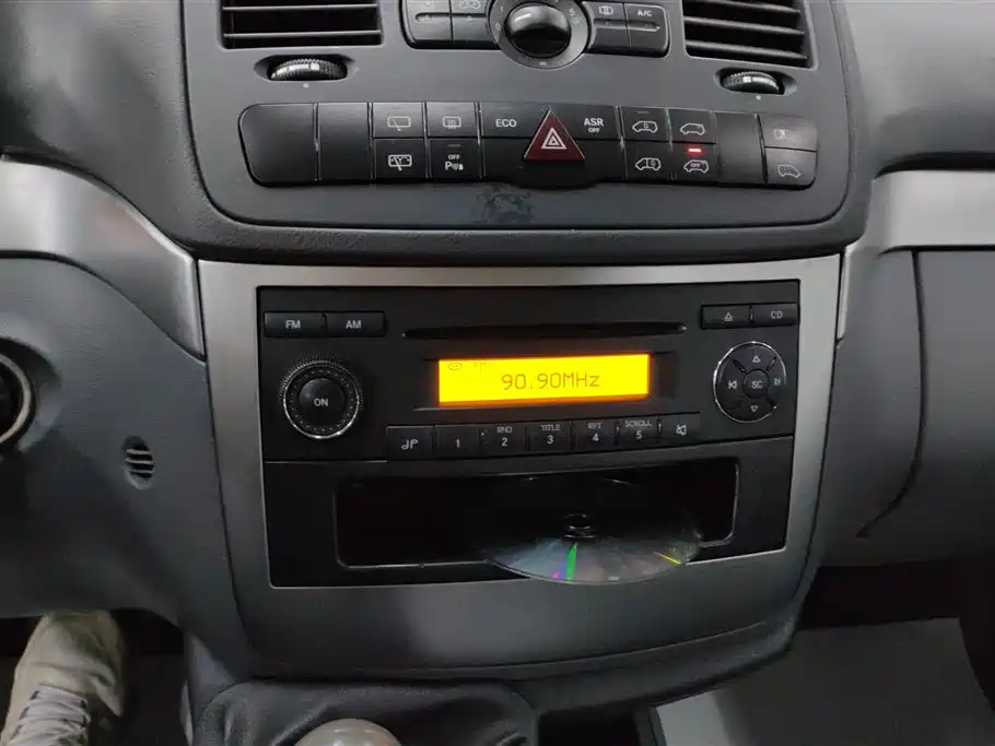 Mercedes-Benz Vito 2013 2.1T Elite Edition фото 13