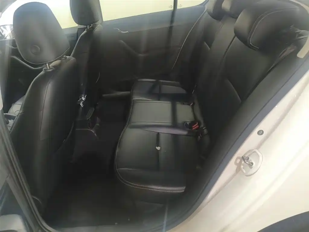 Škoda Rapid 2020 1.5L Manual Standard фото 17