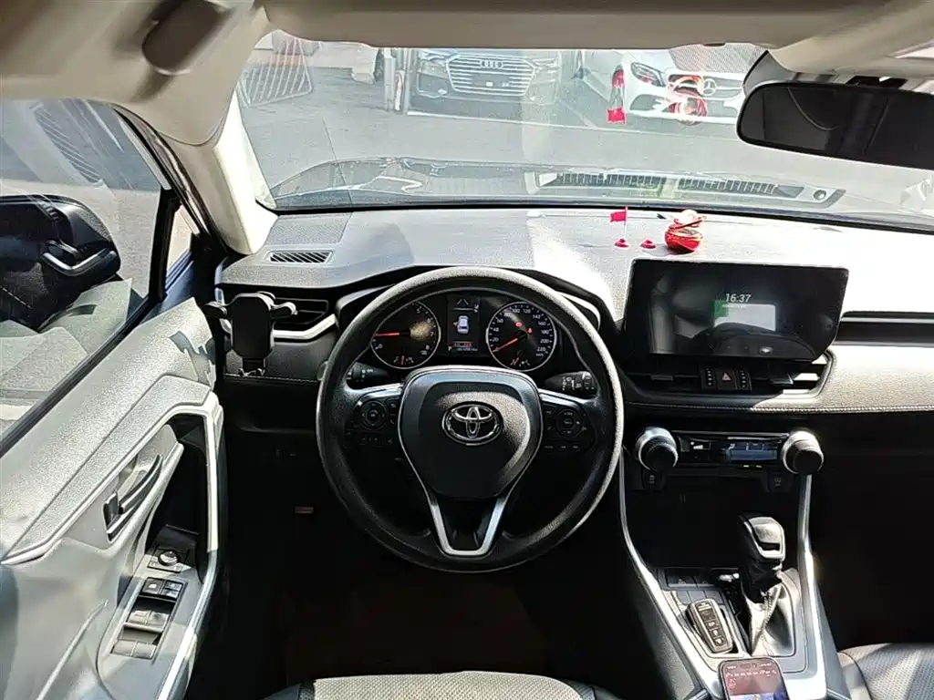 Toyota RAV4 Rongfang 2023 2.0L CVT 2WD Urban Edition фото 11