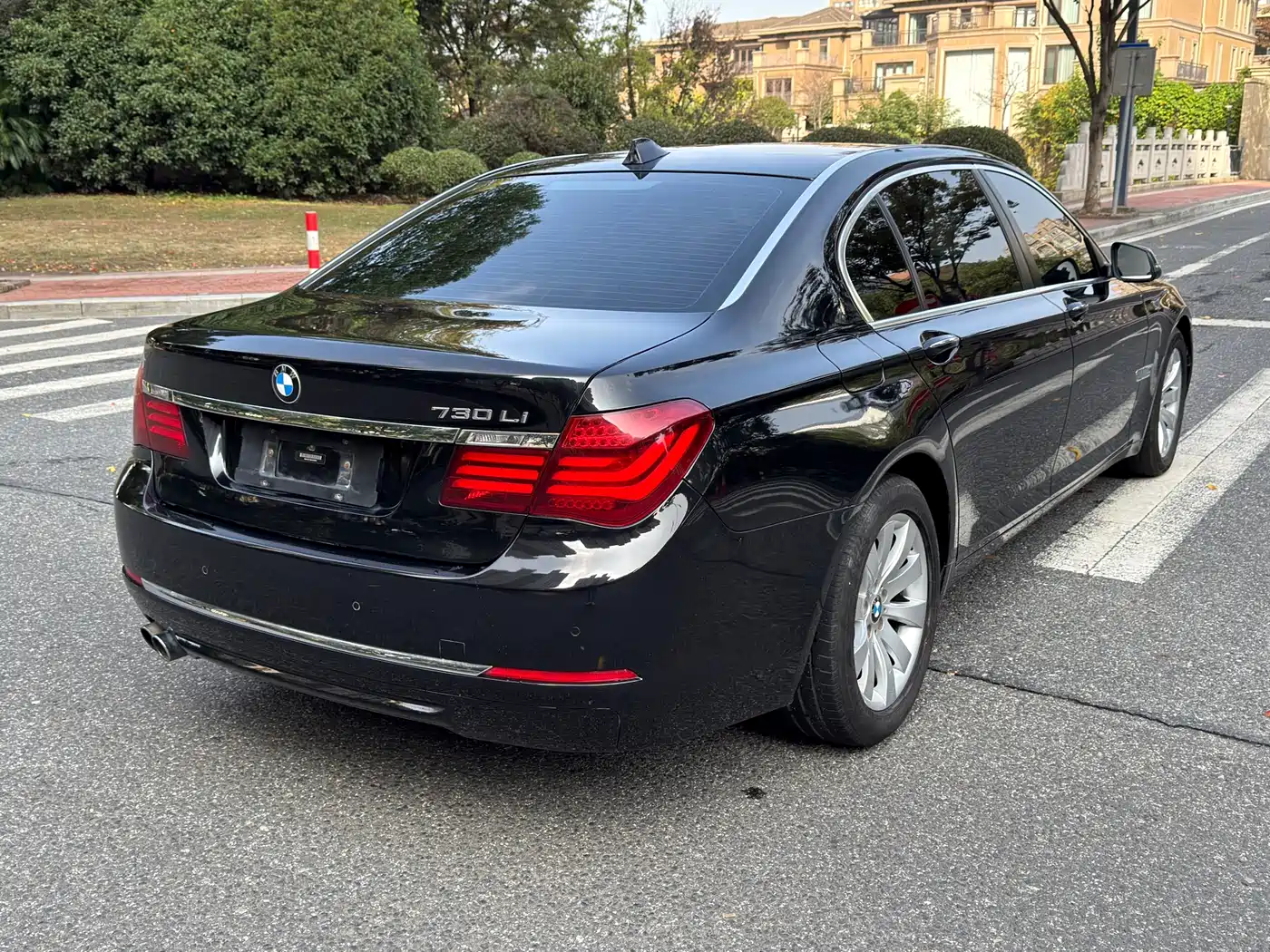 BMW 7 Series 2013 Model 730Li Leading фото 7