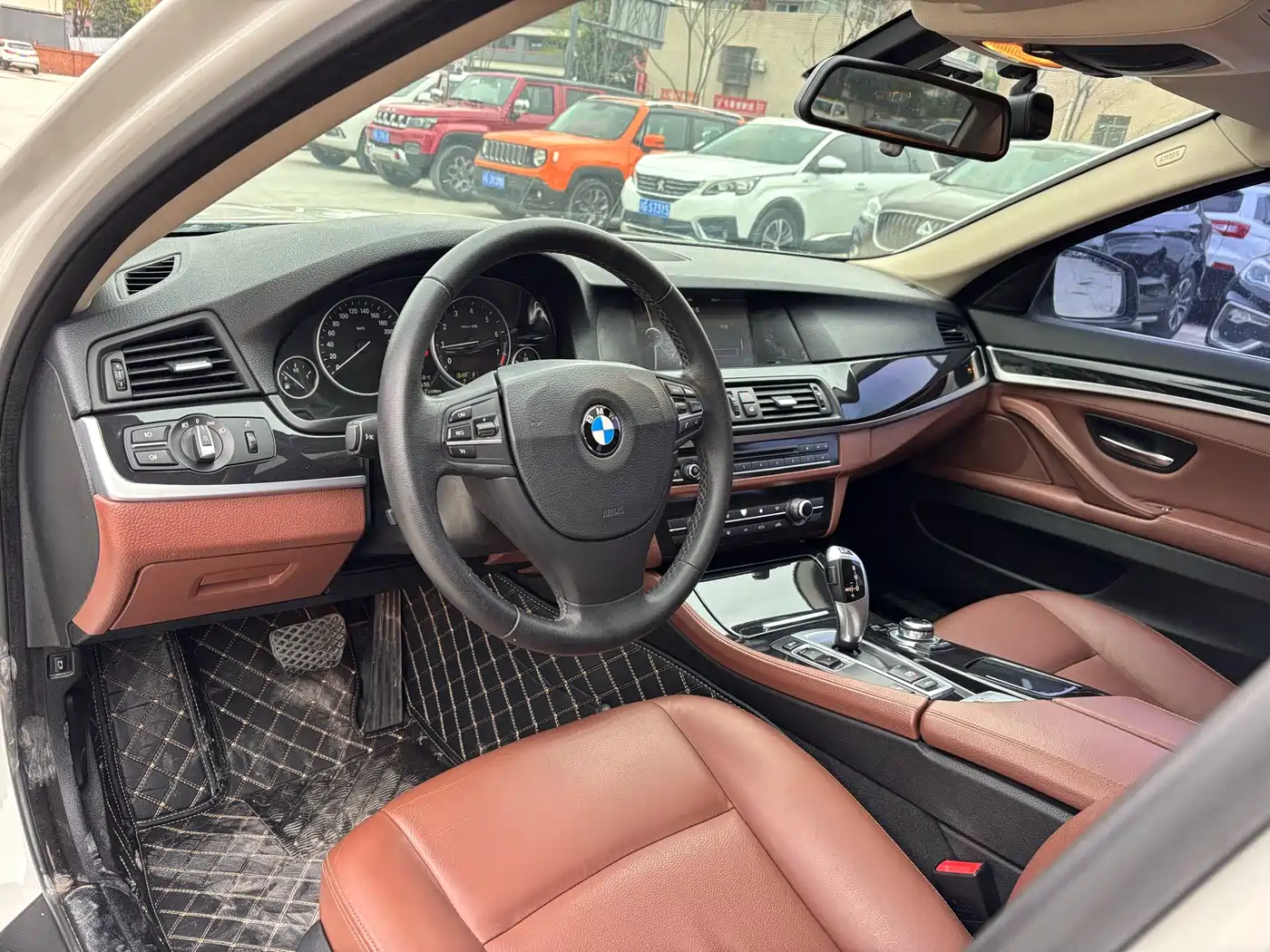 BMW 5 Series 2014 520Li Elegance фото 6