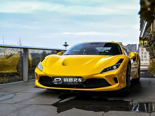Ferrari F8 Tributo 3.9T V8