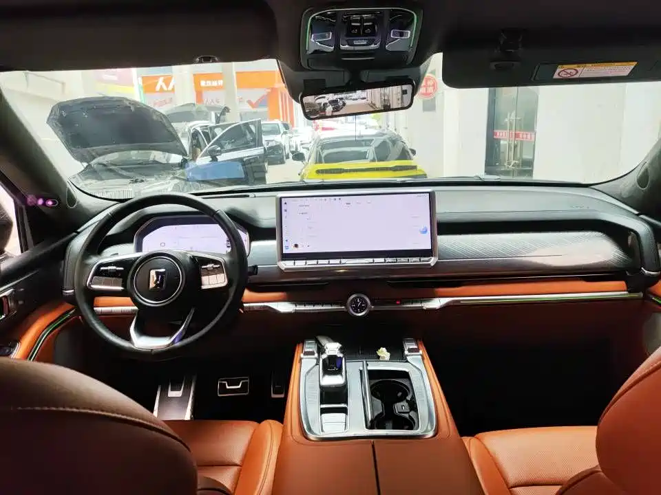 TANK TANK 700 NEW ENERGY