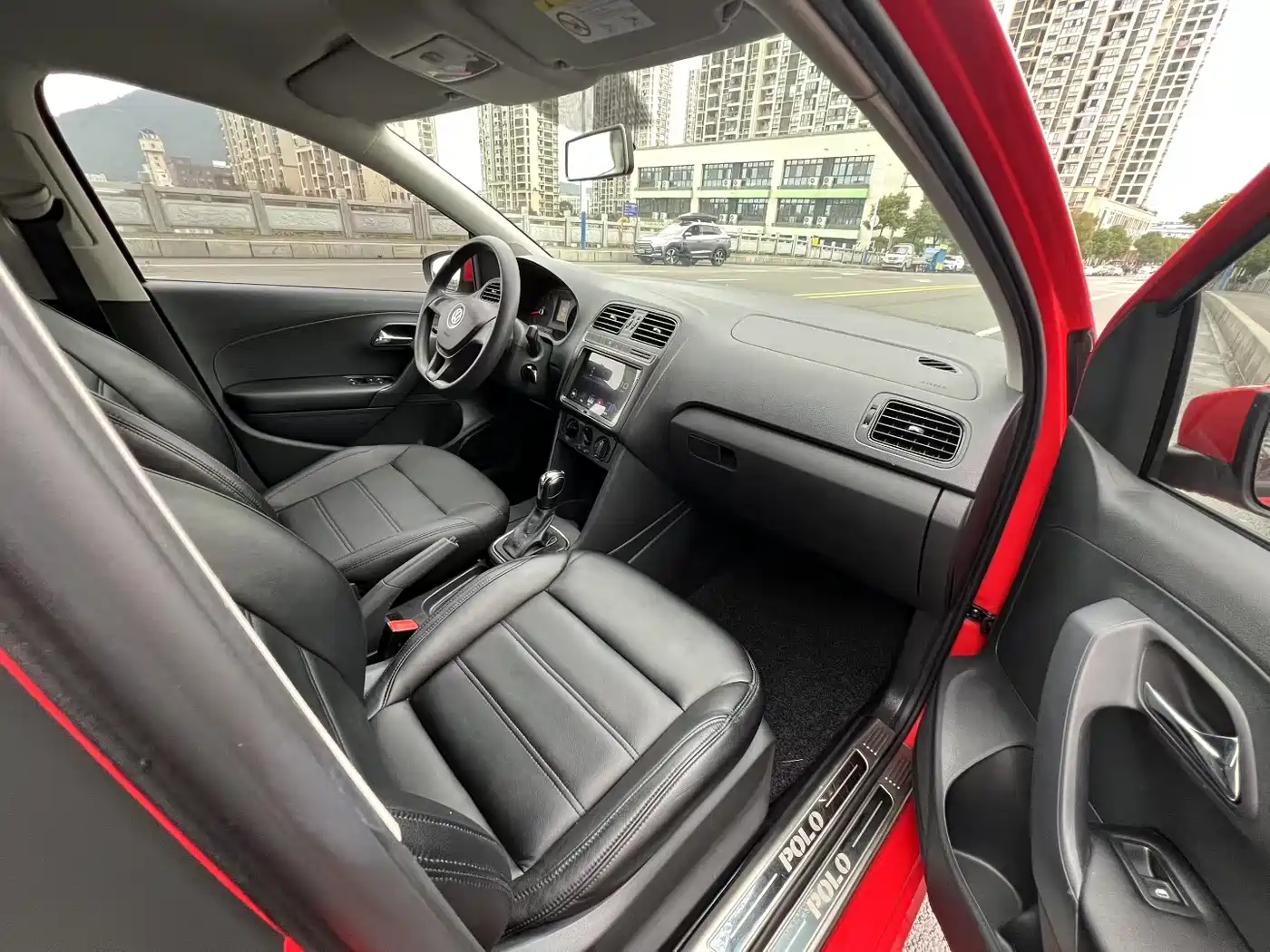 Volkswagen Polo 2016 1.4L Automatic Trend фото 6