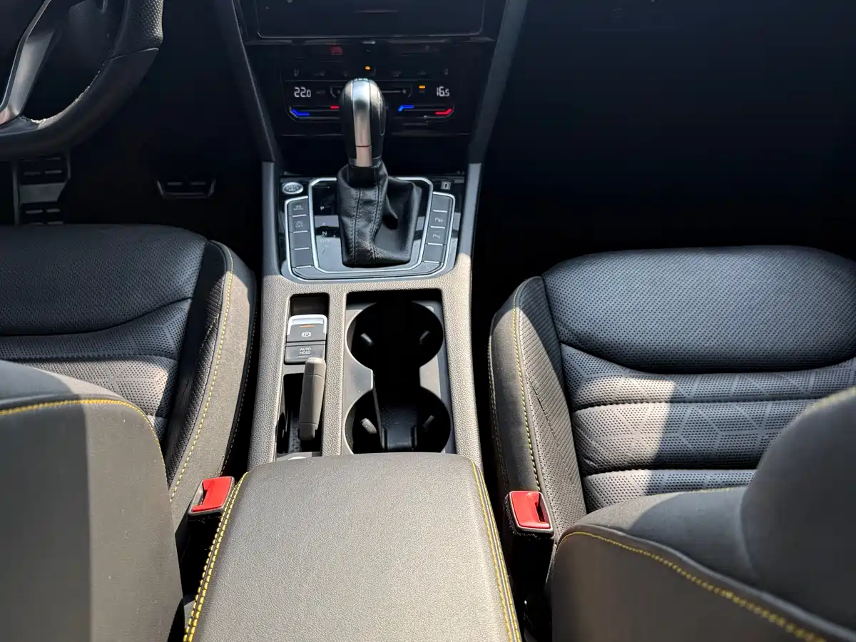 VOLKSWAGEN FAW-CC
